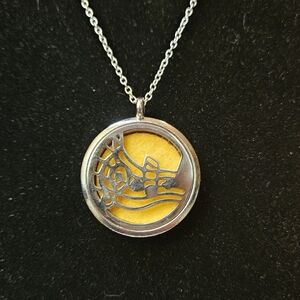 Aromatherapy Locket Necklace With Musical Note Design
